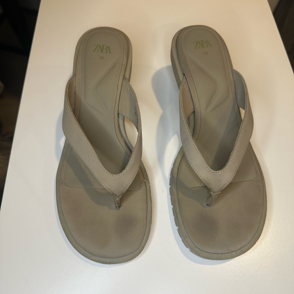 Zara Beige Flip Flops